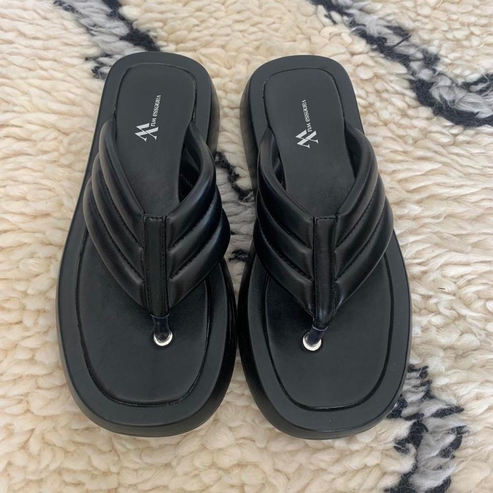 Vanessa Wu sandals